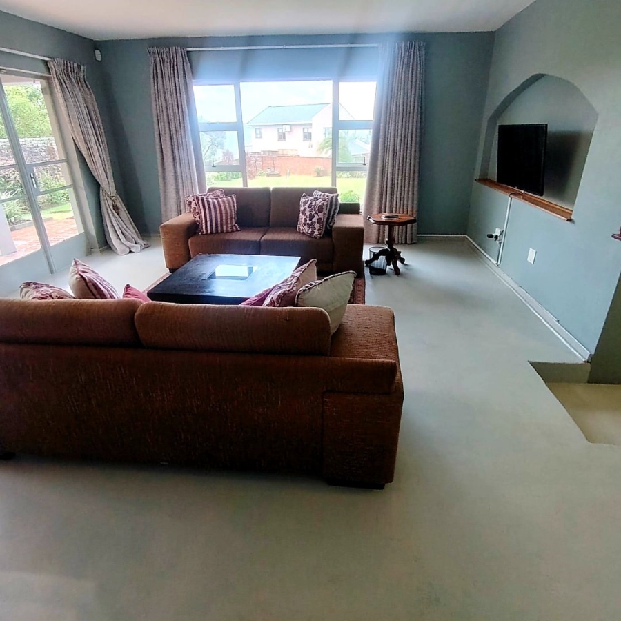 5 Bedroom Property for Sale in Beacon Bay Eastern Cape